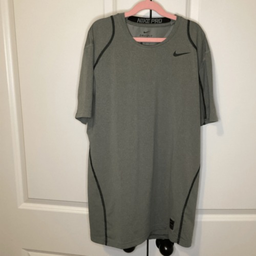 Mens Nike Pro‎ fitted performance tee shirt Medium Gray